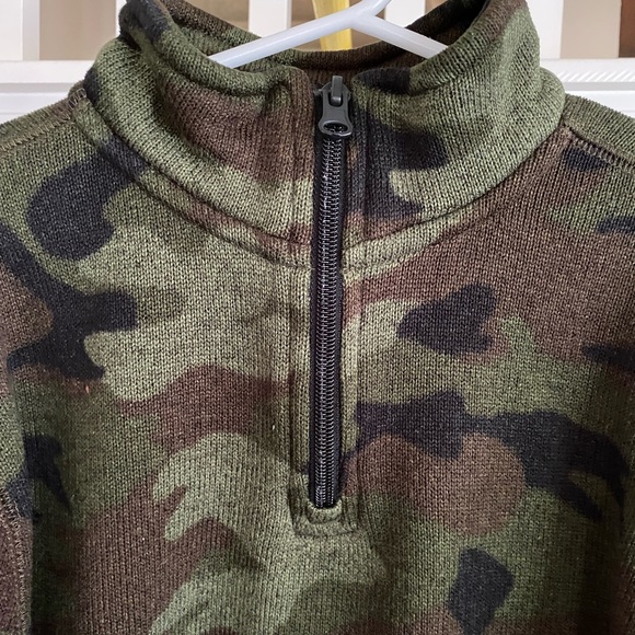 Boys Old Navy 3/4 Zip Camo Pullover - Picture 10 of 10